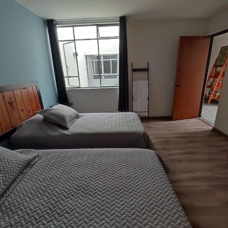 El Salto De Camela Hostal Uruapan  外观 照片